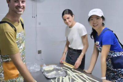 Xi’an Noodle Making and Tea Tasting Experience