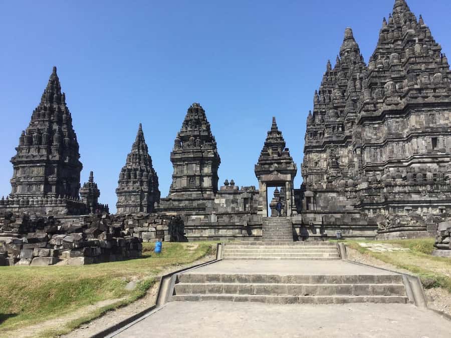 Yogyakarta: Prambanan Tour, Sukuh Temple & Tea Plantation - Why the Local Guide Matters at Prambanan