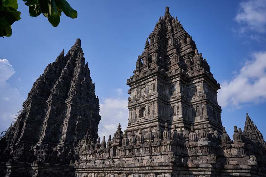 Yogyakarta: Prambanan Tour, Sukuh Temple & Tea Plantation - Tea Plantation Visit and Tasting
